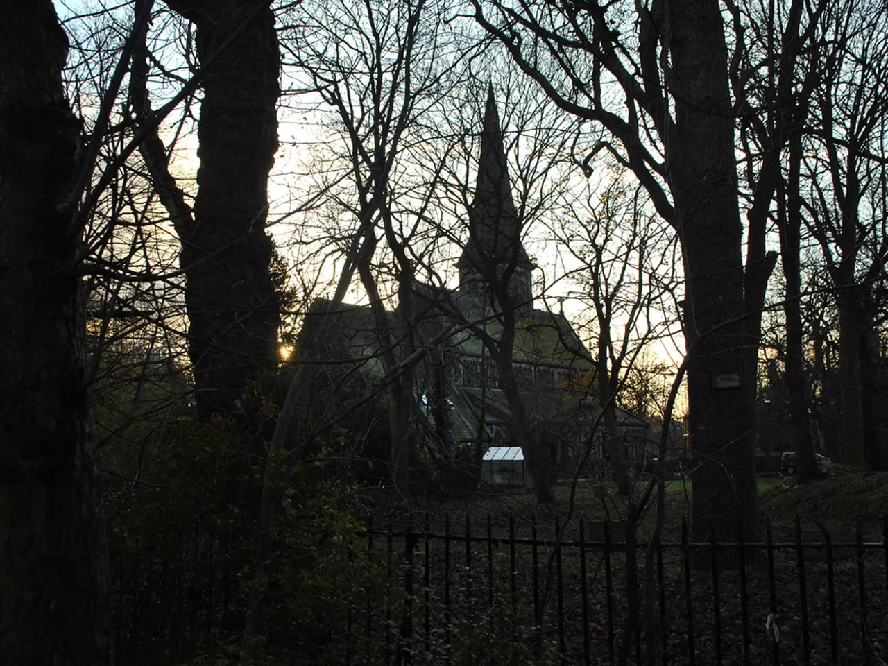 Simplifying Strategies for Decluttering and Reducing Possessions, Quick Advice on Minimalist Living