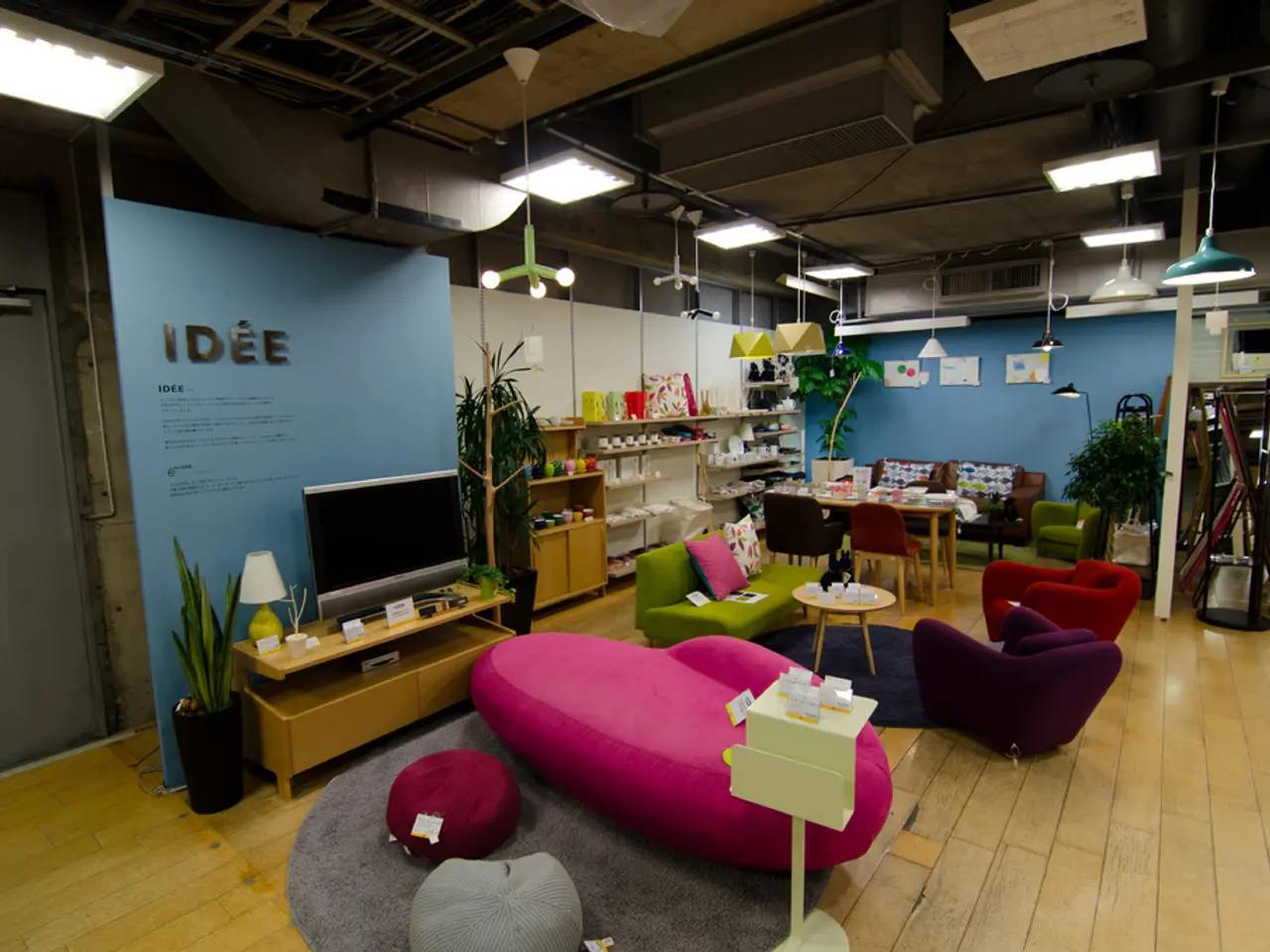 Tips for Renters to Personalize Spaces Without Violating Lease Agreements