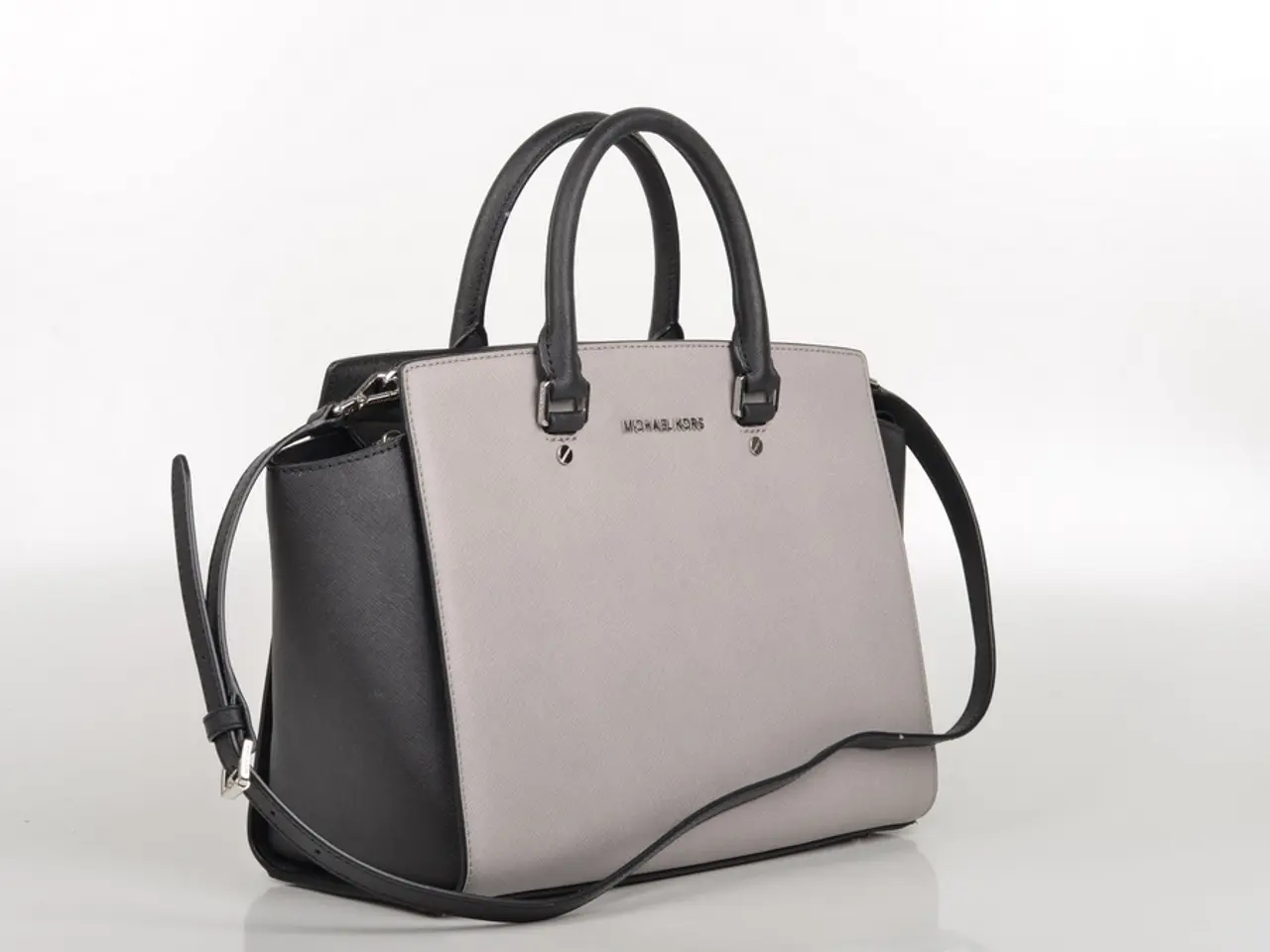 Overhauling the top-selling backpacks of Mous, the company introduces a vibrant color facelift