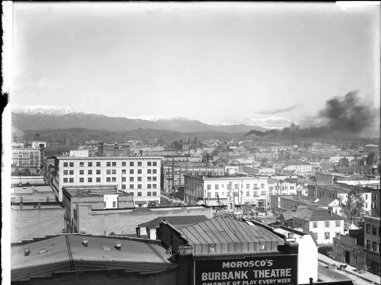 Multifamily House Fire Warning: Uses Smart Smoke Detector Technology