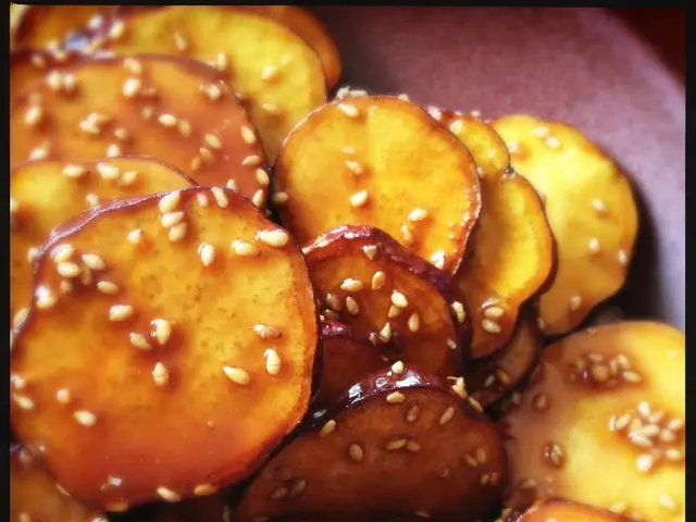 Vegetarian meal plan with emphasis on seafood consumption