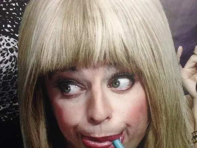 Kazakh beauty queen moonlights as a dishwasher privately.