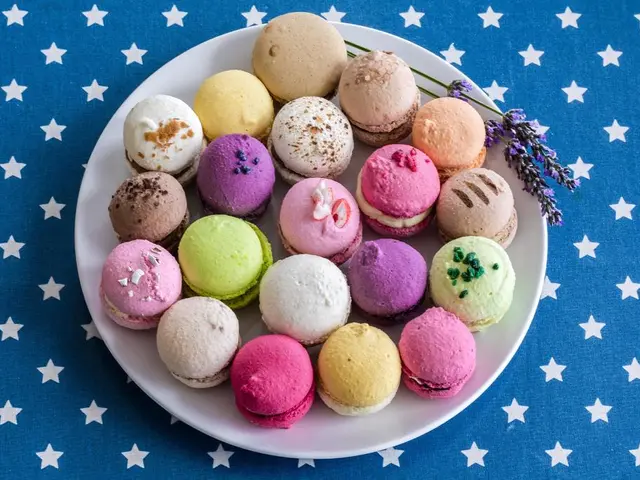 Baking instructions for a Santa-themed cookie tray