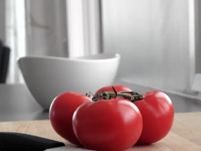 Parisian General Store's Tomato Knife Is Drawing In Customers - Purchased One, Now Top Pick in My...