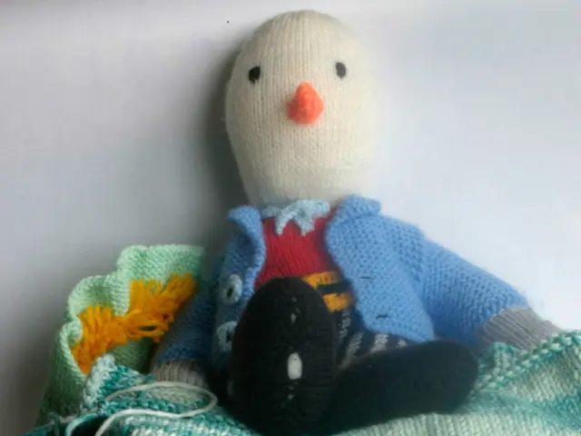 Creatively Decorating Bare Walls: Over 25 Ingenious Ideas for Wall Art