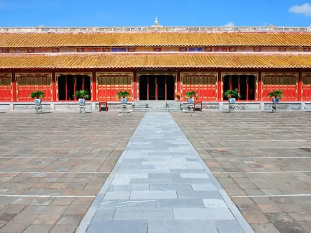 In possession of the tiniest patio you can imagine, Diane Keaton's courtyard presented a clever...