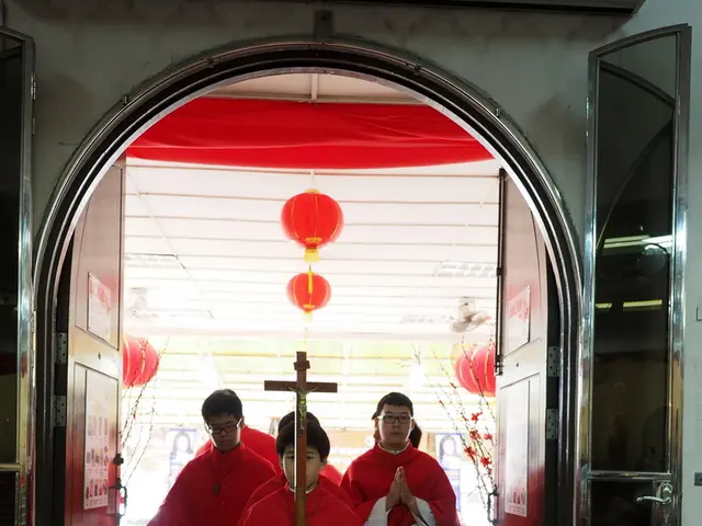 Controversy Forces Temporary Halt in Display of Contemporary Easter Art within Stephansdom