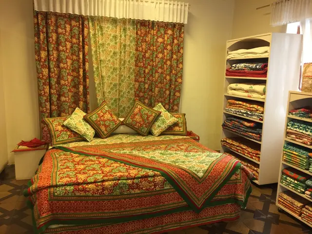 5 common bedroom layout flaws hindering children's rooms from staying organized and suggestions for...