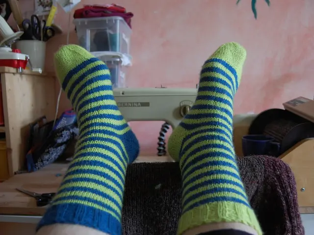 "Granny Square Purse Design Template available without charge"