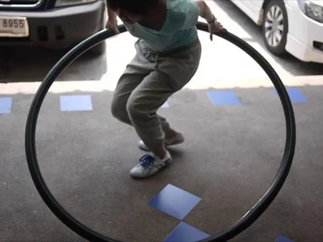 Perplexed Traveler Expresses Astonishment - "Unfamiliar Encounter"