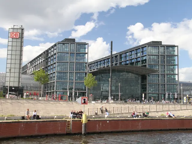 Guest Cancels Immediately Upon Arrival Due to Host's Outdoor Design Choices