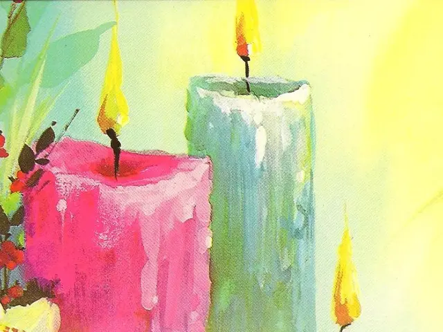 Artistic Klingenstadt: Franziska Hakenberg's Candle and Chain Collection