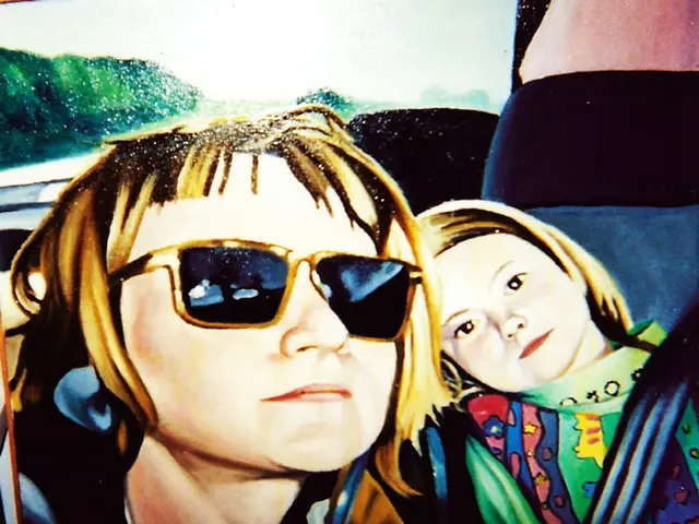 Creative Bubble Wrap Canvas: An Enjoyable DIY Art Endeavor