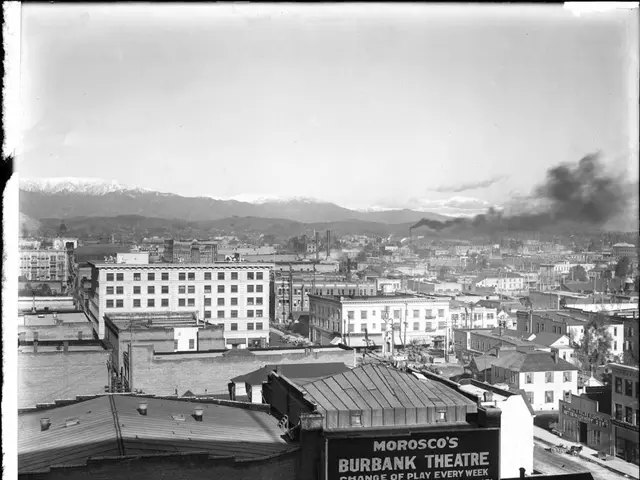 Multifamily House Fire Warning: Uses Smart Smoke Detector Technology